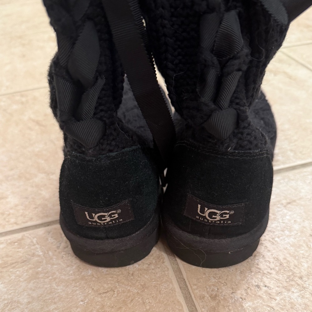 AUTHENTIC UGG Australia Black Knit Lace-Up Short Boots